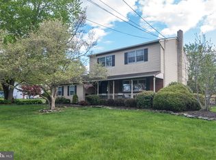 1 Carol Beth Ln, Quakertown, PA 18951