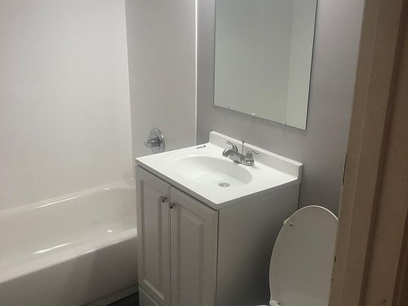4th image of 613 Penguin St