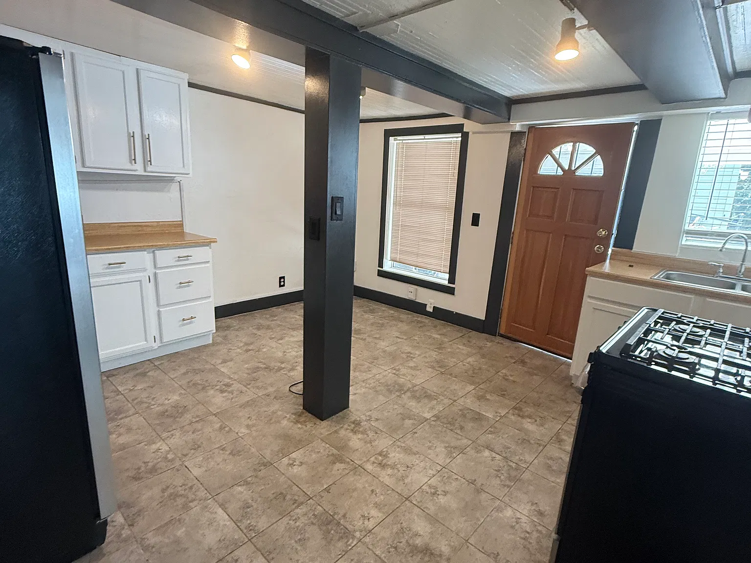 2 bed, 1200 sqft, $1,900 — Photo 4