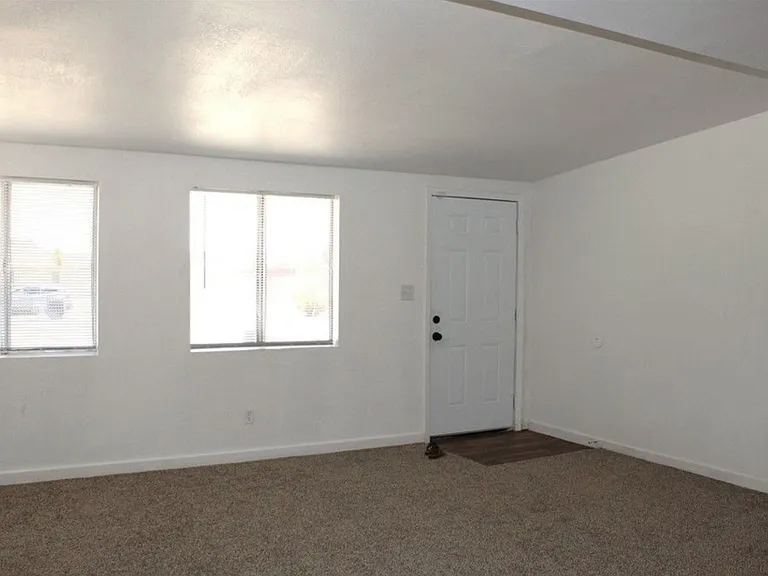 18062 Eucalyptus Rd — Photo 16