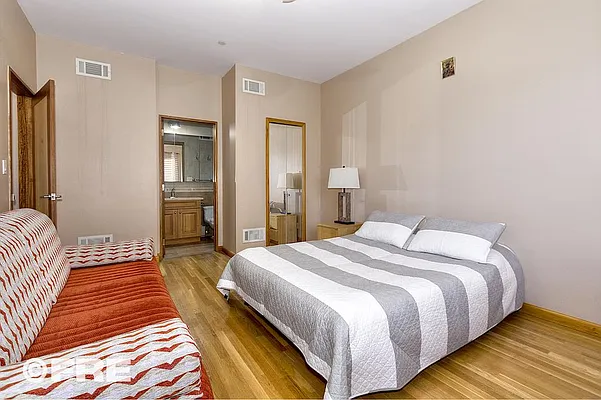 Sold by Fillmore | media 5