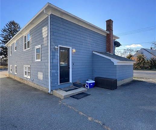 4th image of 321 Budlong Rd