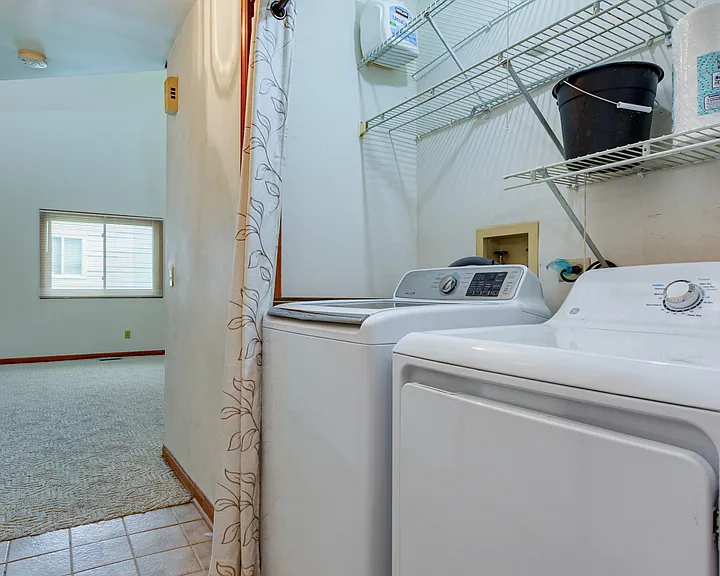 69 N Lambert Rd — Photo 12