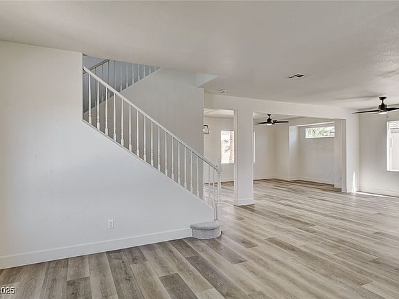 3rd image of 4062 W El Campo Grande Ave