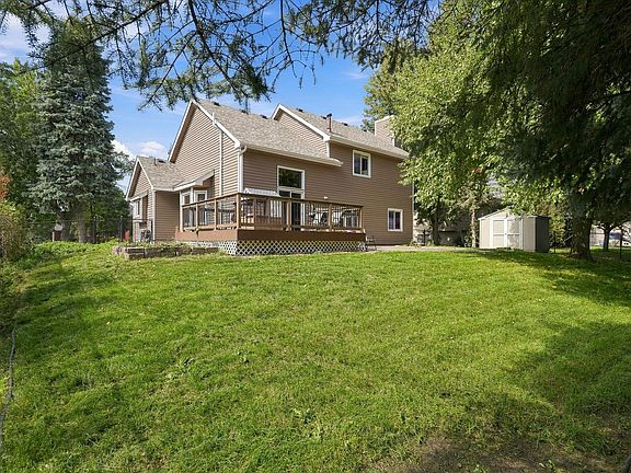 5th image of 17100 Fieldcrest Ave