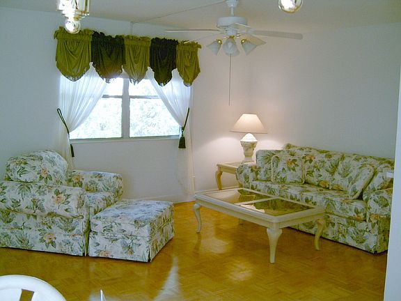 New Wood Floors, Freshly Painted, and New Ceiling Fans with Lights