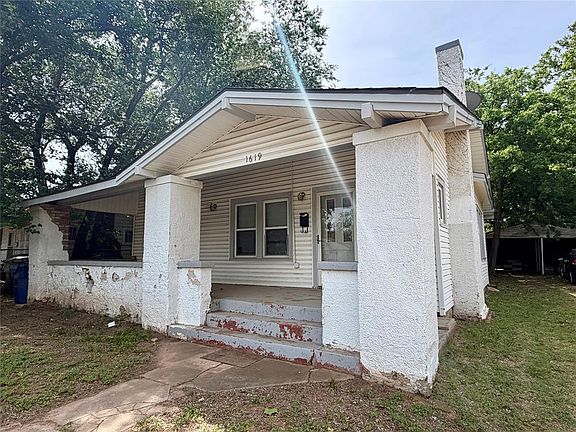 2nd image of 1619 W Iowa Ave