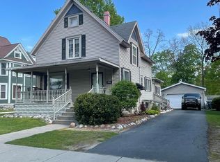 306 W Telegraph St, Dowagiac, MI 49047