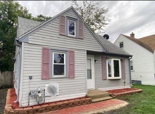 527 Daisy Ln, Round Lake Beach, IL
