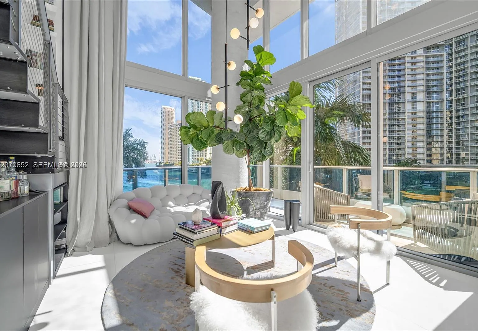 Epic West Condo — Photo 4