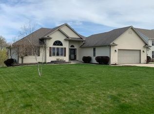 8336 S Benjamin Dr, Oak Creek, WI 53154