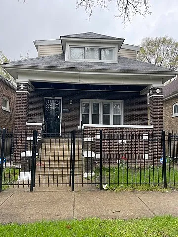 7535 S Vernon Ave photo 1