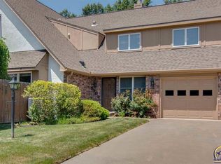 5702 SW Foxcroft North Cir, Topeka, KS 66614