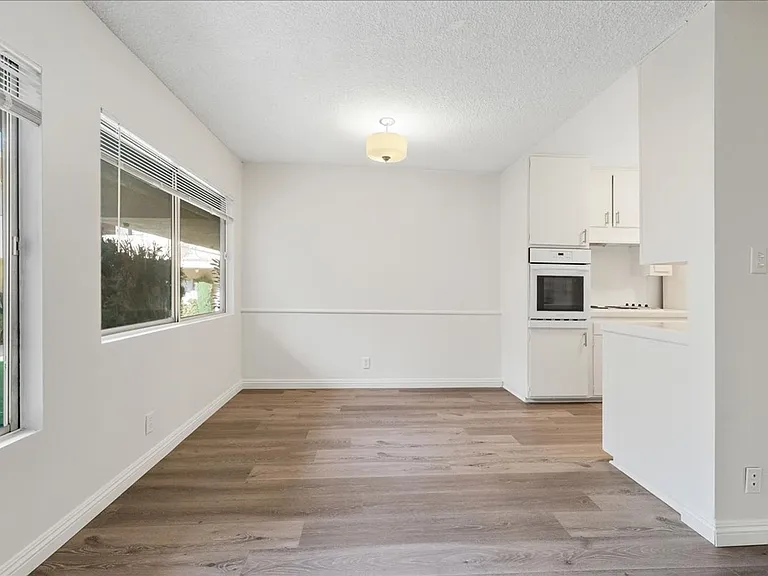 1831 Federal Ave #15 — Photo 4
