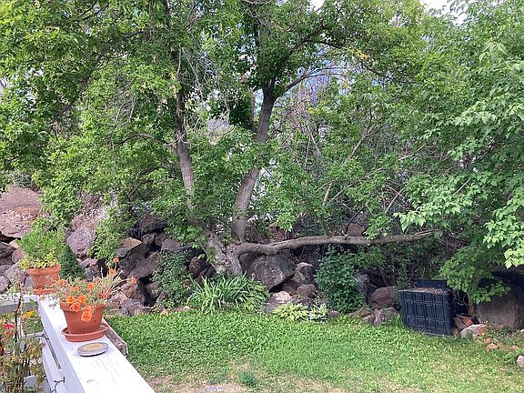3rd image of 81 Robert Ct