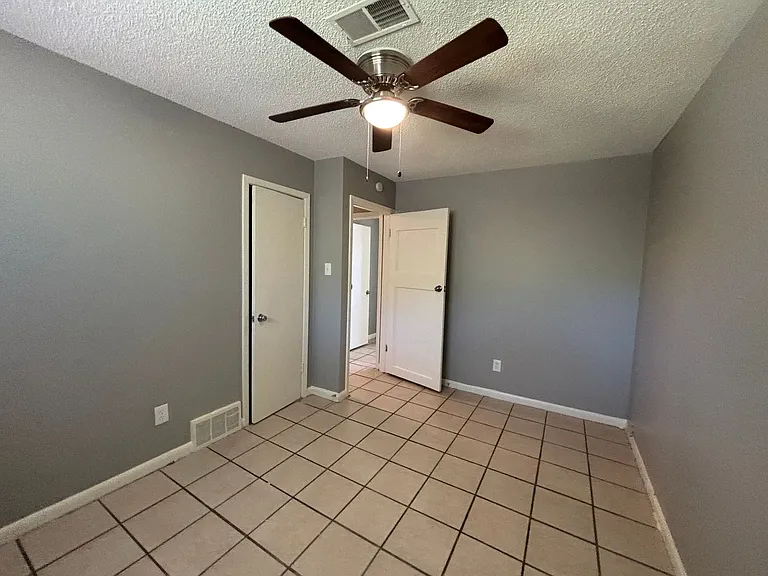 5168 Corkwood Dr — Photo 9