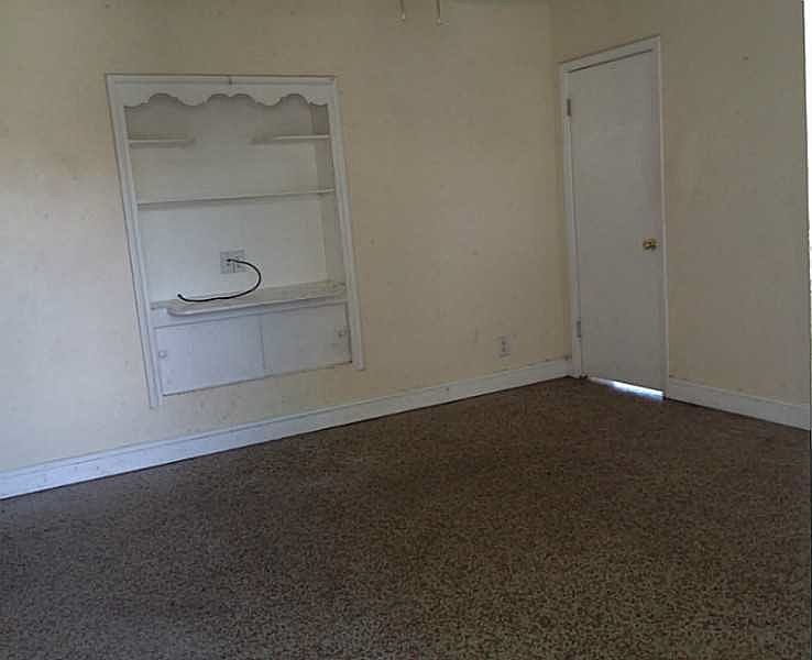 2nd image of 150 W 25th St