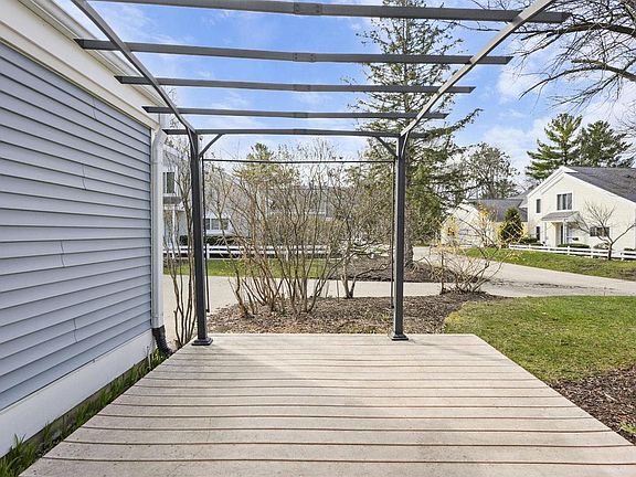 5th image of 19 Red Maple Trail