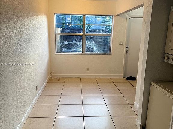 3rd image of 817 NW 46th Ave #817