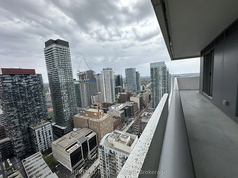 2221 Yonge St #3102 — Photo 26
