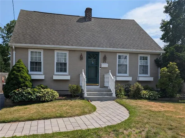 24 Rosegarden St, Warwick, RI 02888