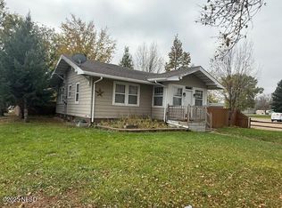 757 6th St, Britton, SD 57430