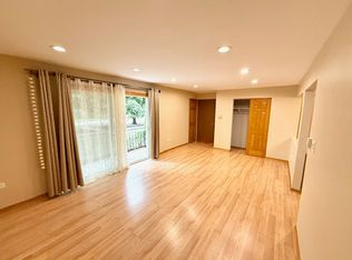 8029 Beloit Ave APT 1B, Bridgeview, IL 60455