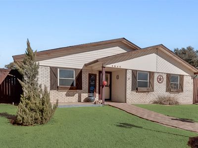 4845 Alta Oaks Ln, The Colony, TX, 75056