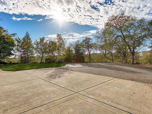5th image of 10491 Neville Dr