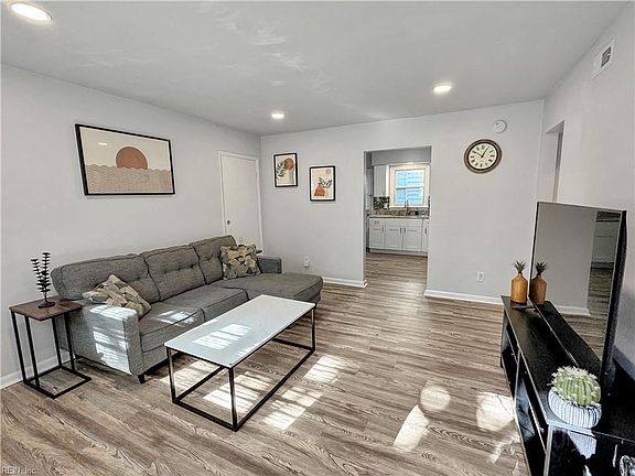2nd image of 2304 Wake Forest St APT B