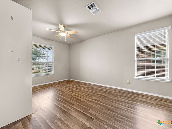 3rd image of 5822 Stanford Dr