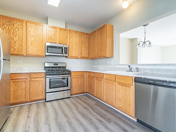2nd image of 701 S Parkside Dr