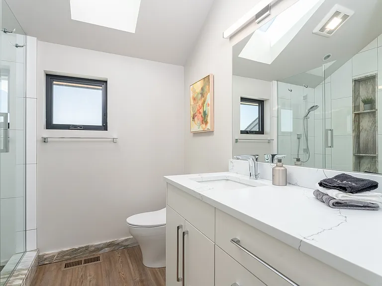 4190 S Lakeshore Rd — Photo 16