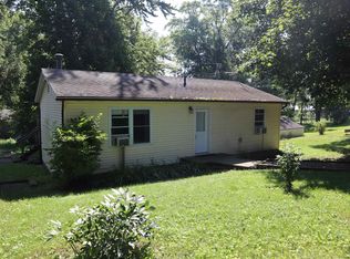 91 Hathaway Inn Dr, Saint Albans, VT 05478