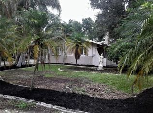 935 Singing Pines Ln, North Fort Myers, FL 33917