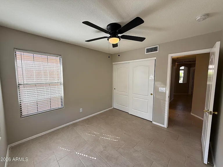 1644 E Oakland St — Photo 40