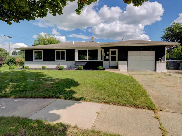 1429 Empire COURT, Waukesha, WI 53186
