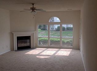 455 E Lake Cir, Chesapeake, VA 23322