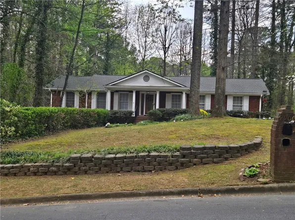 2900 Cherry Blossom Ln, East Pt, GA 30344