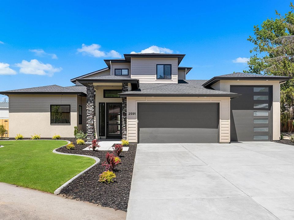 1st image of 2591 S Greenwood Cir