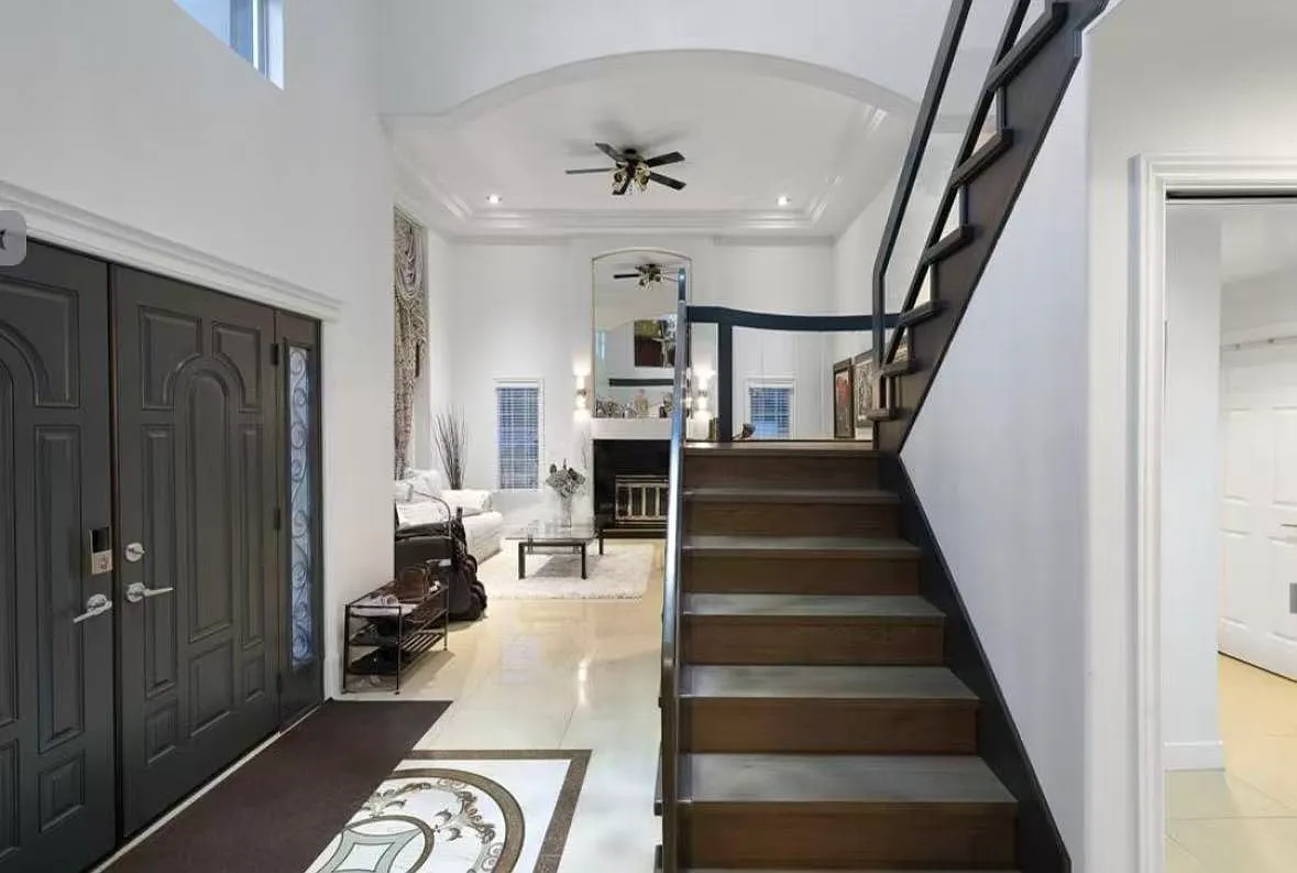 6 bed, 3295 sqft, $7,000 — Photo 4