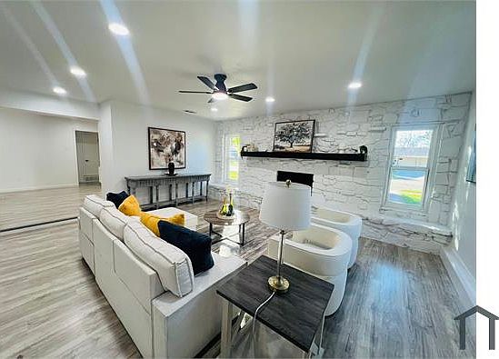 3rd image of 2936 Bamboo St