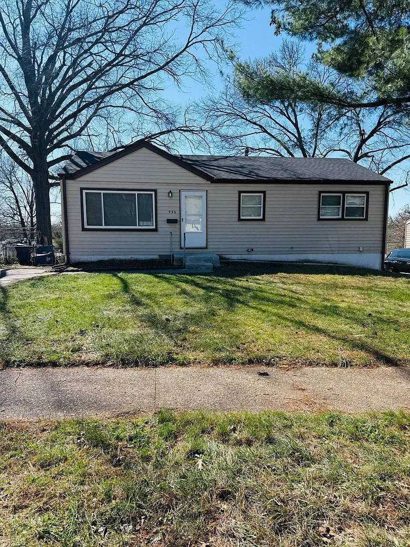 936 Highmont Dr photo 1