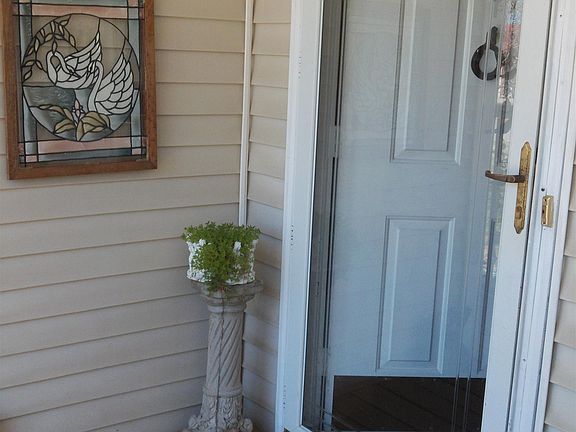 5th image of 805 Clearspring Ct