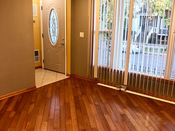 4th image of 3926 N Bernard St #1