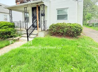 18775 McCormick St, Grosse Pointe, MI 48224