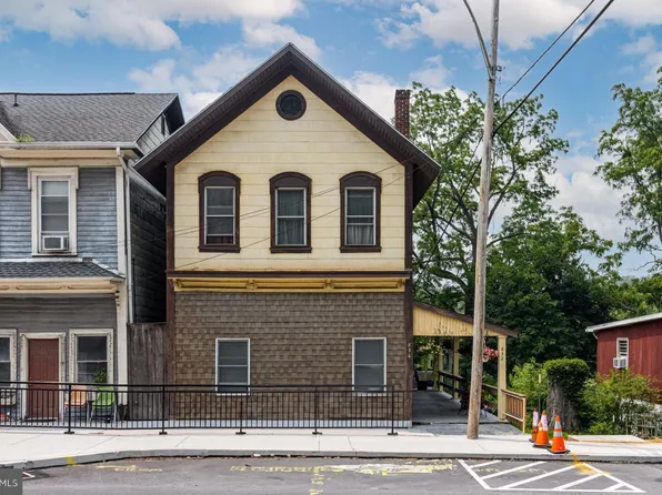 830 Pike St #832, Lemont, PA 16851