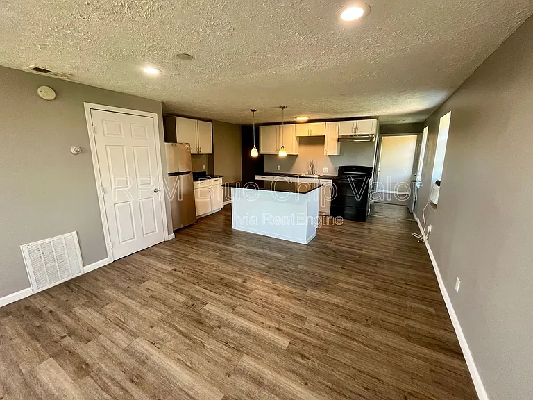 514 Oliver St — Photo 2