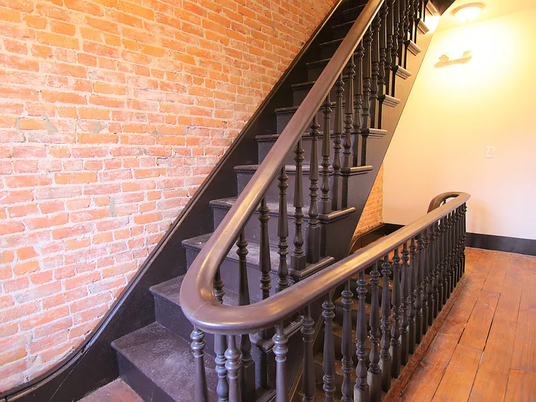 246 Lawrence St #2 — Photo 16