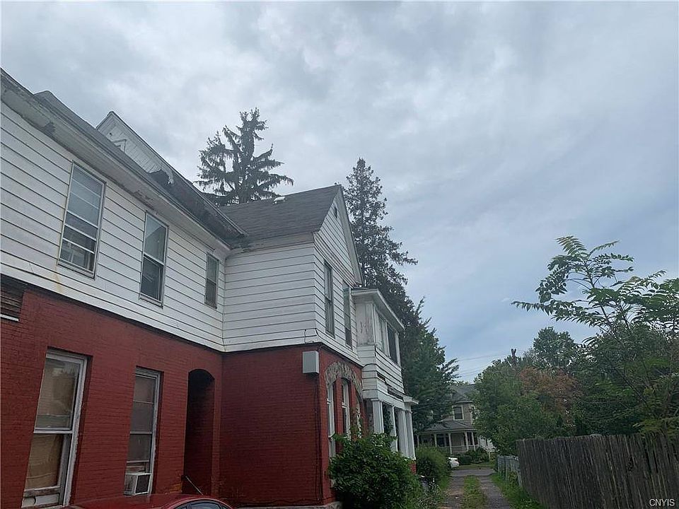 2nd image of 211 Delaware St